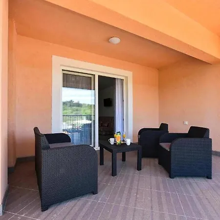 Apartamento Stunning In Dubravice