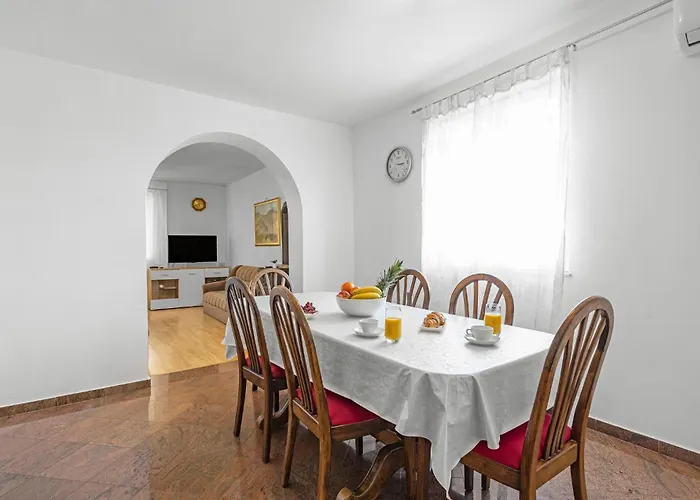 Apartamento Stunning In *